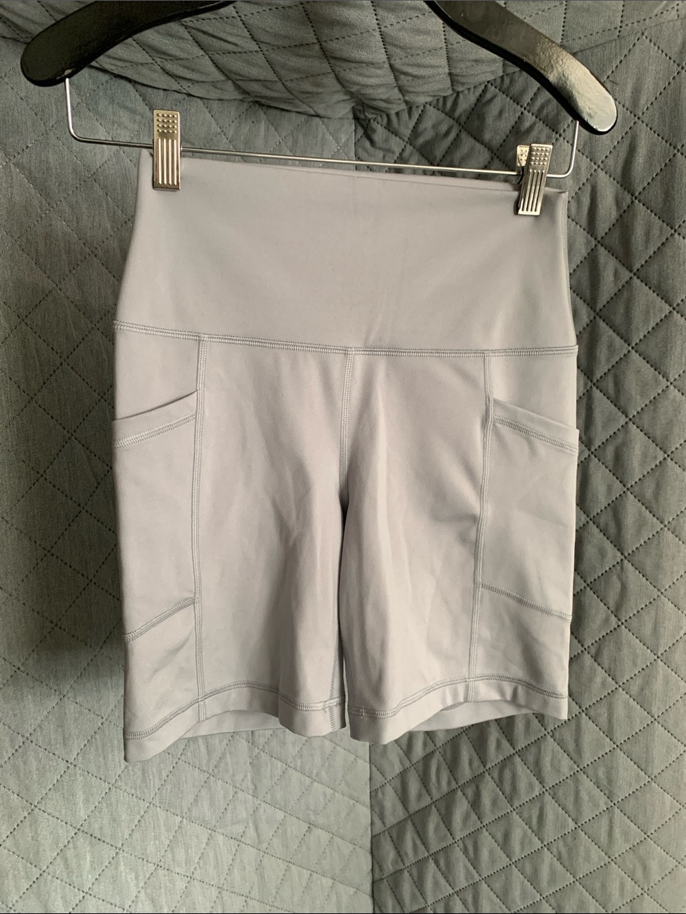 #527 90 Degree By Reflex Light Gray High-Rise Bike Shorts with Side Pockets